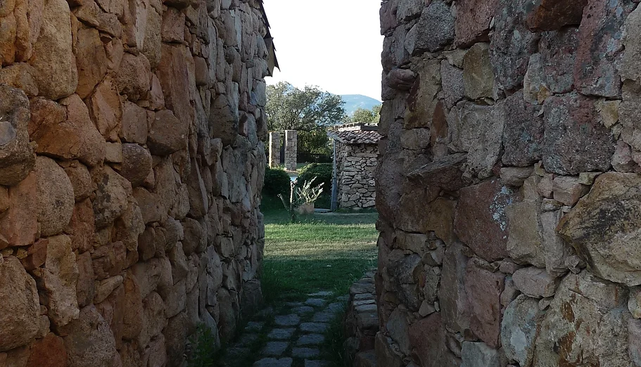 <span>POZZO</span> Hotel